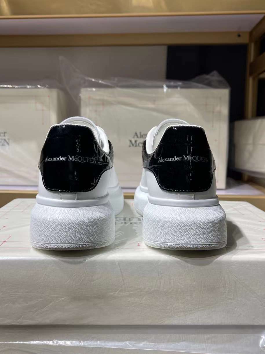 Alexander McQueen Sneaker