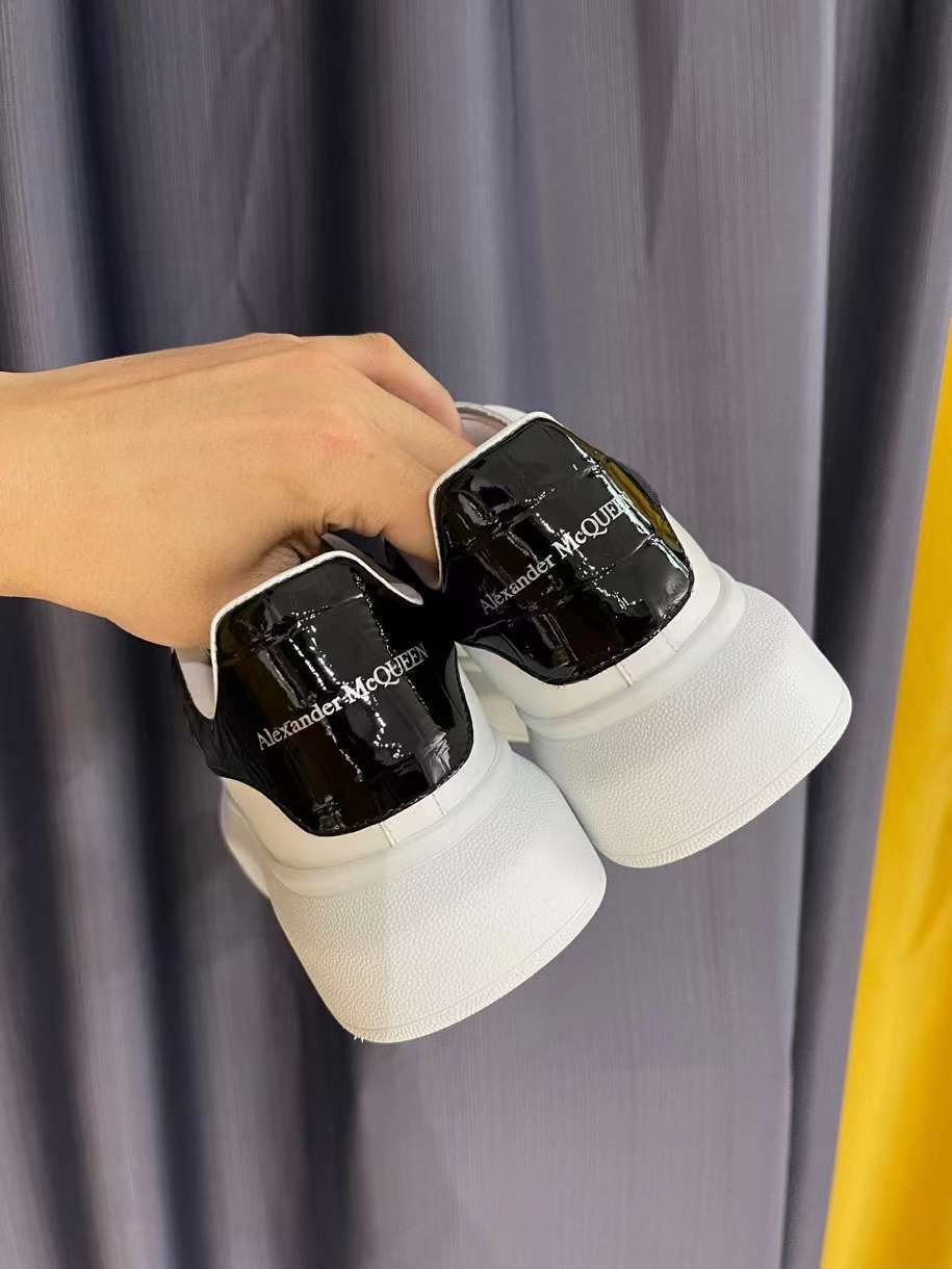 Alexander McQueen Sneaker