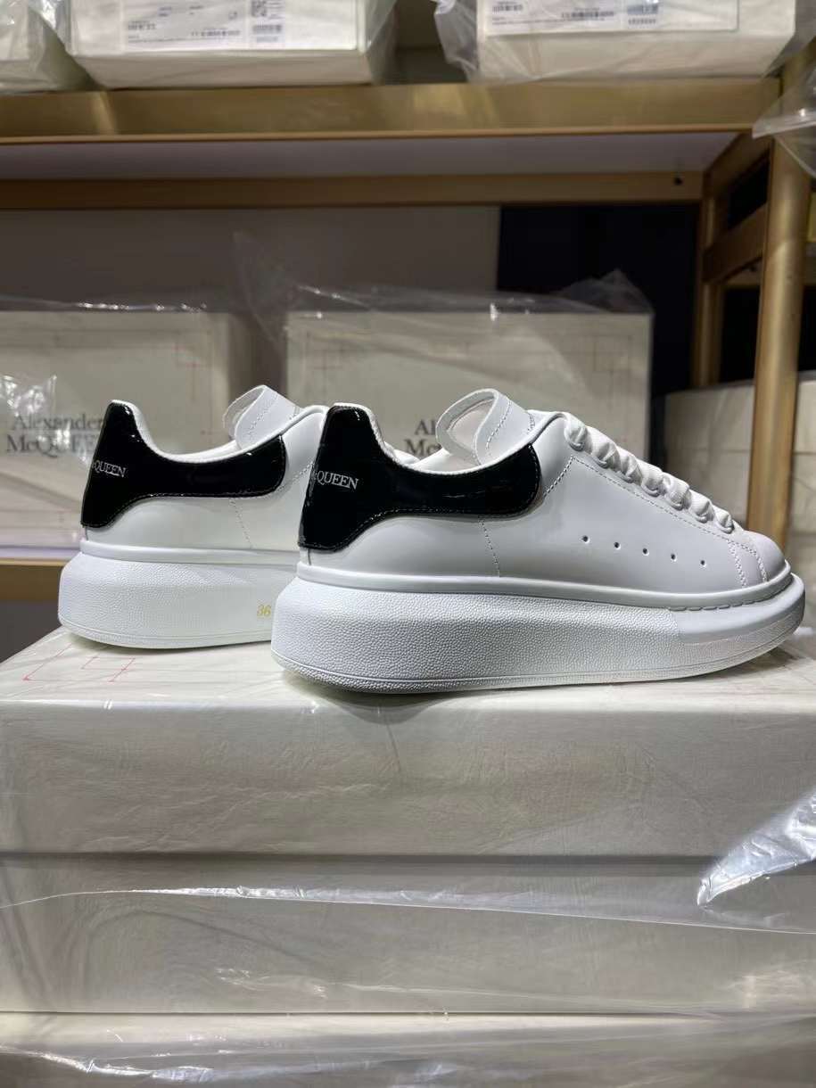 Alexander McQueen Sneaker
